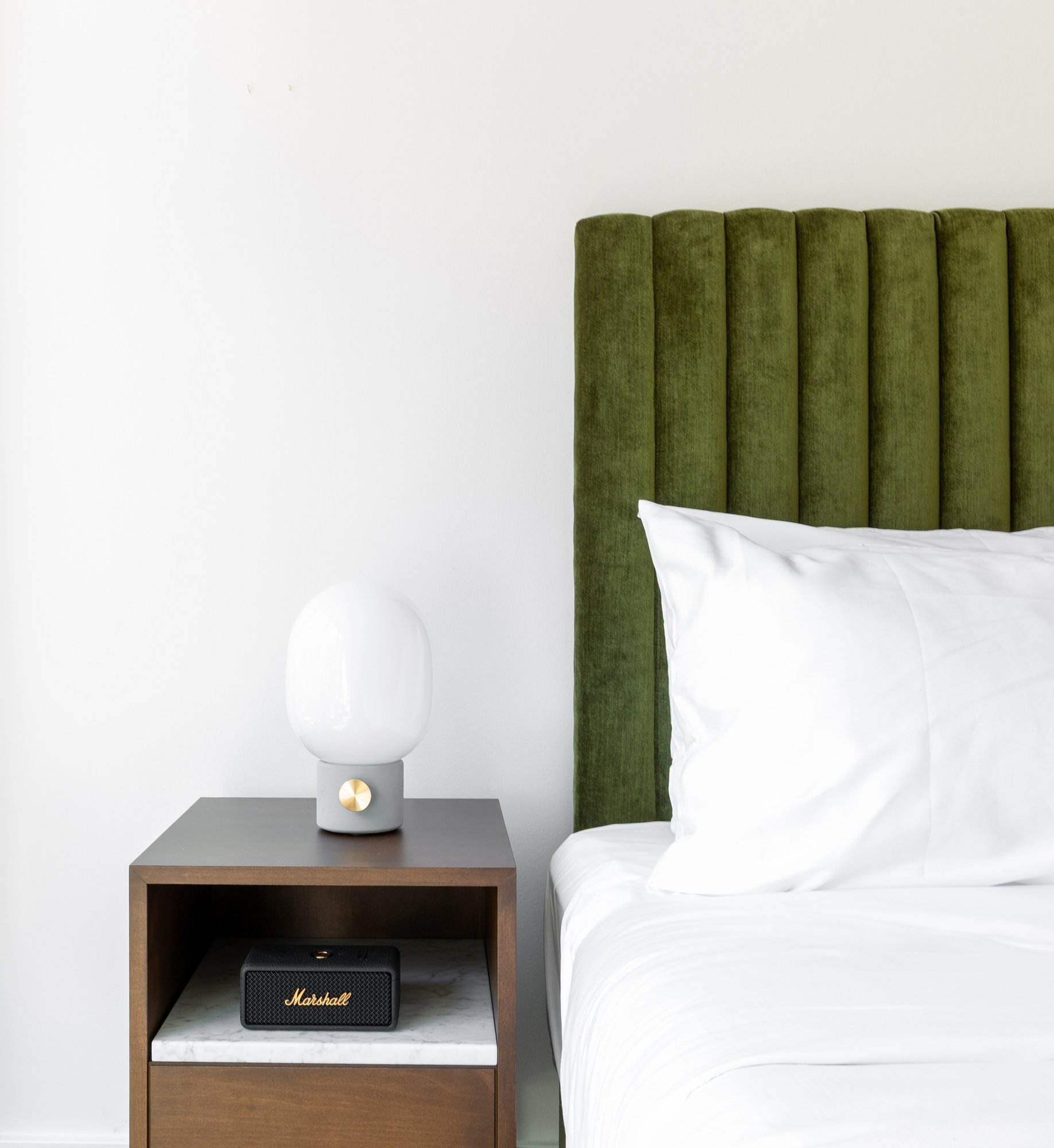 ROOST White House One Bedroom