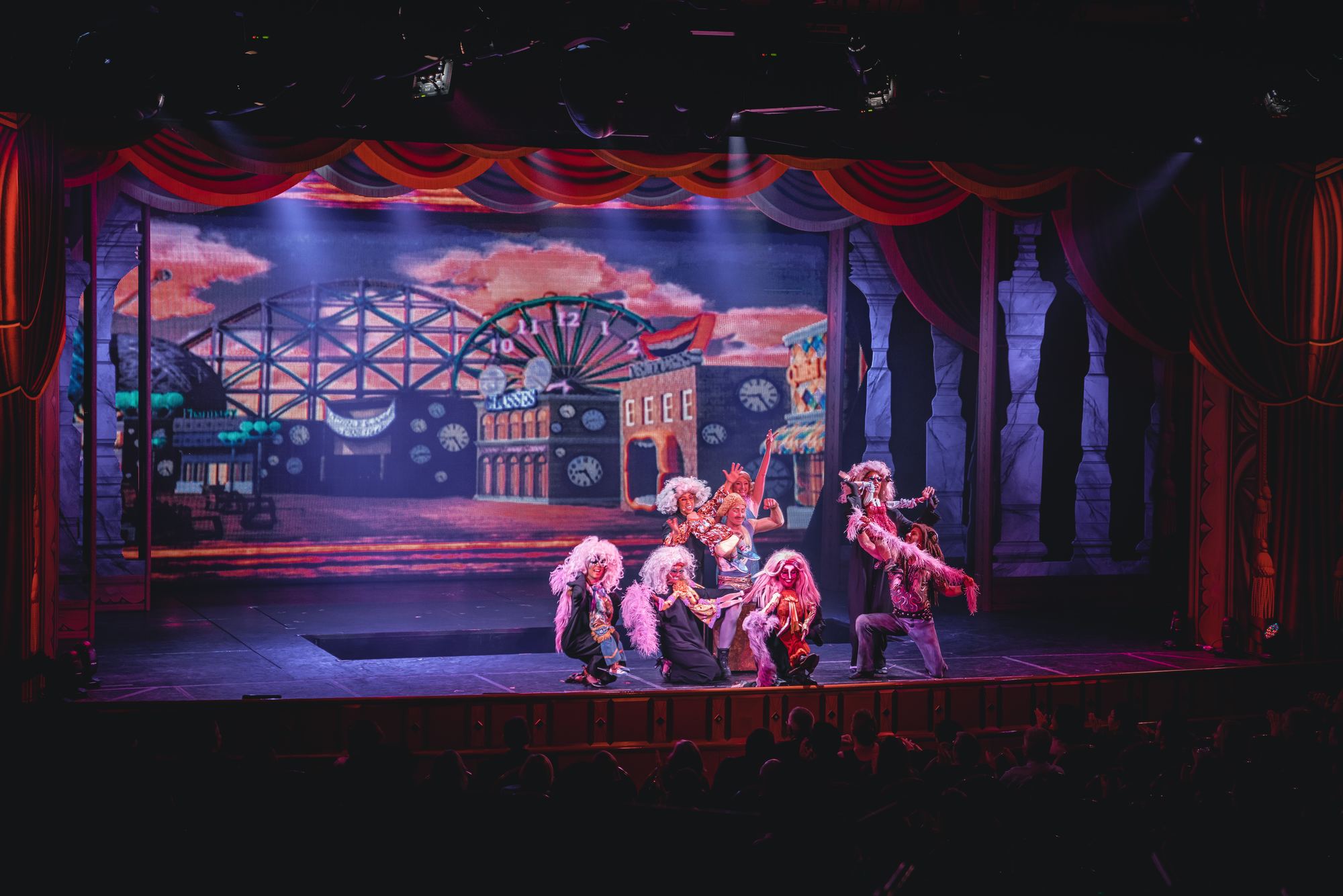Fox Theatre Stage Play Photo Credit: Yiran Ding Fox Theatre Stage Play Photo Credit: Yiran Ding
