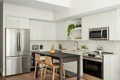 ROOST_WhiteHouse_OneBedroomDen_Kitchen